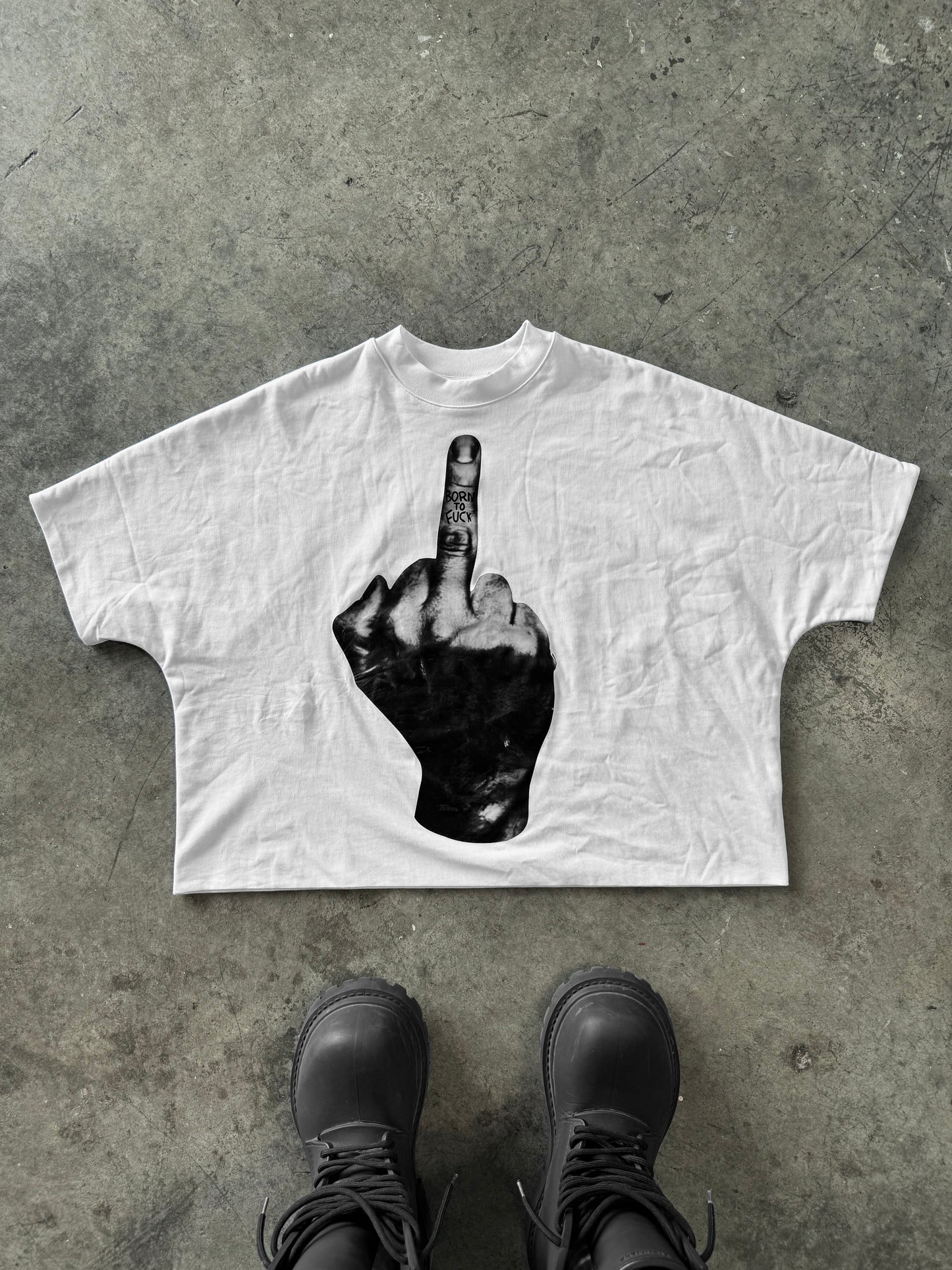 BORN FINGER TEE